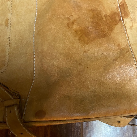 SOLD do not buy. Thrashed vintage leather backpack - Picture 5 of 9